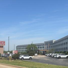 Best Western Plus Chicago Hillside，位于希尔赛德的酒店