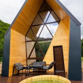 Clear Water Eco Village，位于莫伊科瓦茨的酒店