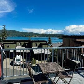 Sooke Harbour Townhouse - Waterfront 2-Bed Rental