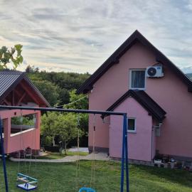 Villa Miševići，位于哈季奇的酒店