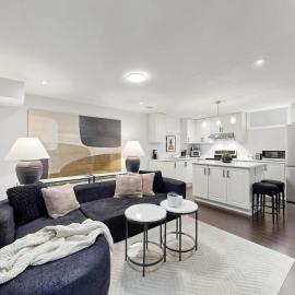 Luxury 2BR Suite Stylish Stay with 2 Free Parking，位于皮克灵的酒店
