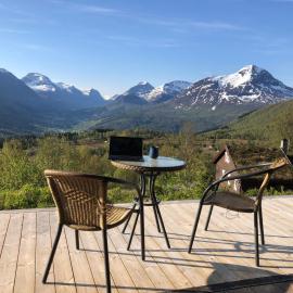 The View - Mountain cabin with stunning views，位于斯特兰达的酒店