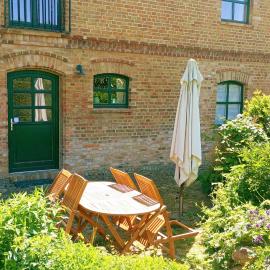 160 qm große Ferienwohnung für 5 Personen nahe Stettiner Haff，位于Bugewitz的酒店