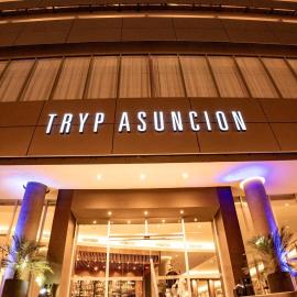 Tryp by Wyndham Asuncion，位于亚松森的酒店