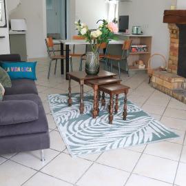 M28 - Maison de campagne avec climatisation，位于Barby的酒店