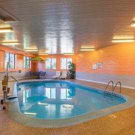Motel 6-Waterloo, IA - Crossroads Mall - Cedar Falls，位于滑铁卢的酒店