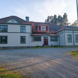 Skärvsta gamla skola，位于索莱夫特奥的酒店