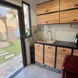 Salamina Urban Escape C，位于Paloúkia的酒店