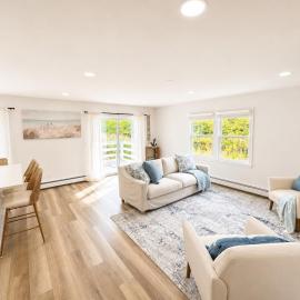 Hyannis Waterfront Cape retreat，位于巴恩斯特布尔的酒店