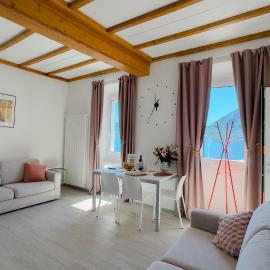 Belvedere 237A Lakeview Luxury Apartment，位于吉法的酒店