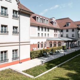 Mercure Maintenon,位于曼特农的酒店