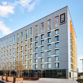 TRIBE Terminal 2 Manchester Airport by Accor，位于Manchester Airport的酒店