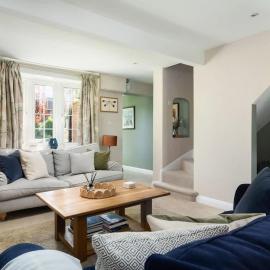 Beautiful Country Home, Garden and EV charging