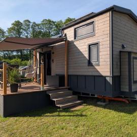 Tiny House WaldSEEle，位于Stuer的酒店