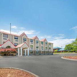 Quality Inn Knoxville West Cedar Bluff，位于诺克斯维尔的酒店