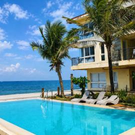 Brisa Marina Beach Resort powered by Cocotel，位于莫龙的酒店