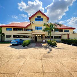 Royalbirds Motel，位于阿库雷的酒店