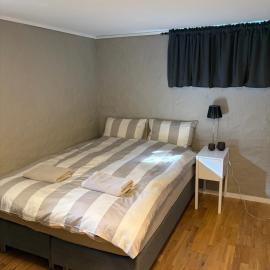 Modern apartment with sleeping space for 4 & parking included，位于特隆赫姆的酒店