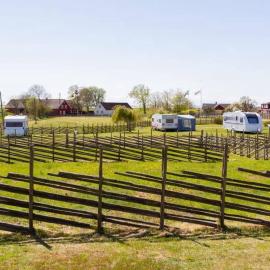 Rödlix Vandrarhem & Camping，位于Tvååker的酒店