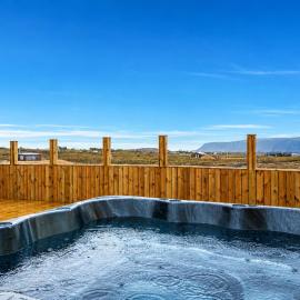 Luxury Log Home with a Hot Tub