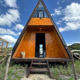Cozy Lakefront Cabin - Myselim，位于斯库台的酒店