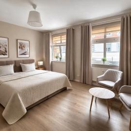 SchaeBu! 10 im Wandel der Zeit! Heute Ferienwohnung damals Polizeiwache