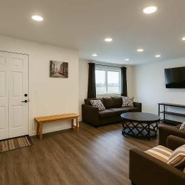 Mountain Views - Peaceful Retreat - 1BR suite