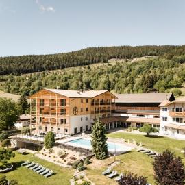 Hotel Nussbaumerhof ***，位于罗登戈的酒店