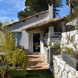 Tiny house - Drap, France，位于Drap的酒店