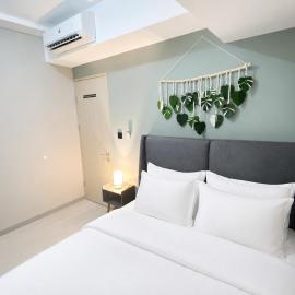 Tokyo Riverside Apartment PIK 2，位于Muara的酒店