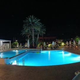 Pefkos Breeze Family Resort & Spa，位于佩基罗德的酒店