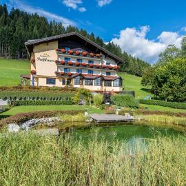 Berghotel Presslauer，位于Jenig的酒店
