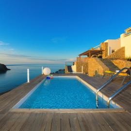 Villa Merhia Seaview - Private Pool & Hot Tub，位于Merchia Beach的酒店
