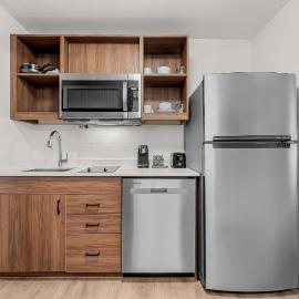 Everhome Suites Somerset - South Brunswick by Choice Hotels，位于萨默塞特的酒店