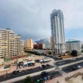 Calpe apartamento a 1 minuto de la playa parking vistas ideal parejas，位于艾法奇的酒店
