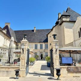 Château de Pizay,位于索恩河畔贝尔维尔的酒店