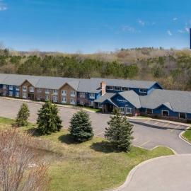 AmericInn by Wyndham Baldwin，位于Baldwin的酒店