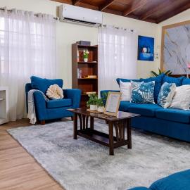 3-Bedroom Home Access to EMR & Priority Bus Route，位于Arima的酒店