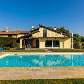 Exclusive Venice Pool Villa - Garden, BBQ & Privacy