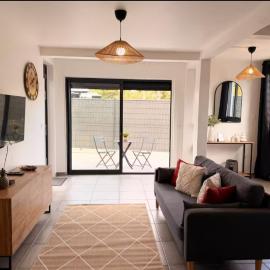 MARIN BAY - Appartements Modernes de 2 à 12 personnes - Marina & Plages，位于勒马兰的酒店