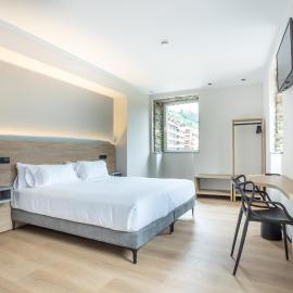 Hotel Truita，位于坎加斯德尔纳尔塞亚的酒店