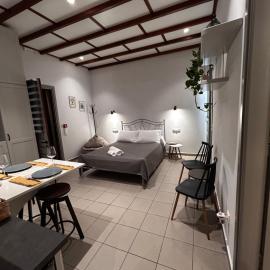 Mezzo Patmos Apartments，位于帕特莫斯的酒店