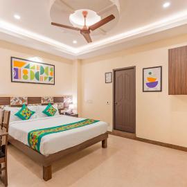 Treebo Golden Sun Inn, 5 Mins To Rock Beach，位于蓬蒂切里的酒店