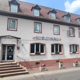 Hôtel Restaurant IL PORTICO DE NOTRE DAME，位于阿格诺的酒店