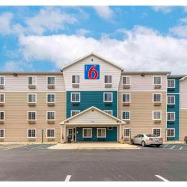Motel 6 Suites Birmingham Pelham, AL，位于佩勒姆的酒店