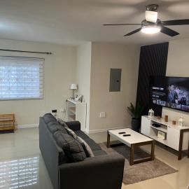 Mandeville luxury，位于曼德维尔的酒店