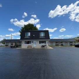 Perth Plaza Inn & Suites，位于珀斯的酒店