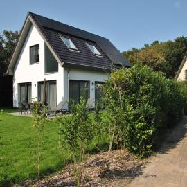 Bungalow on Texel near De Koog Beach，位于Westermient的酒店