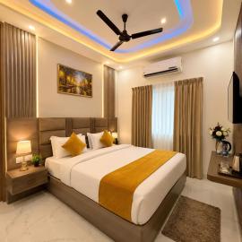 Hotel Prabh Aasra Near Shree Ram Mandir，位于Ayodhya的酒店