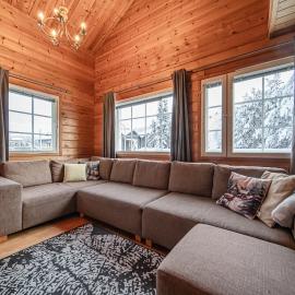 Alpine Chalet Central Ski-in Ski-out, Levi center by Aavalevi，位于列维的酒店